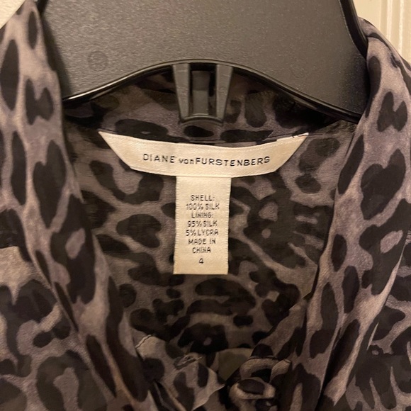 Diane Von Furstenberg silk button down dress - Picture 2 of 3